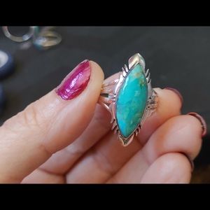 Gorgeous .925 Sterling Silver NativeTurquoise Ring